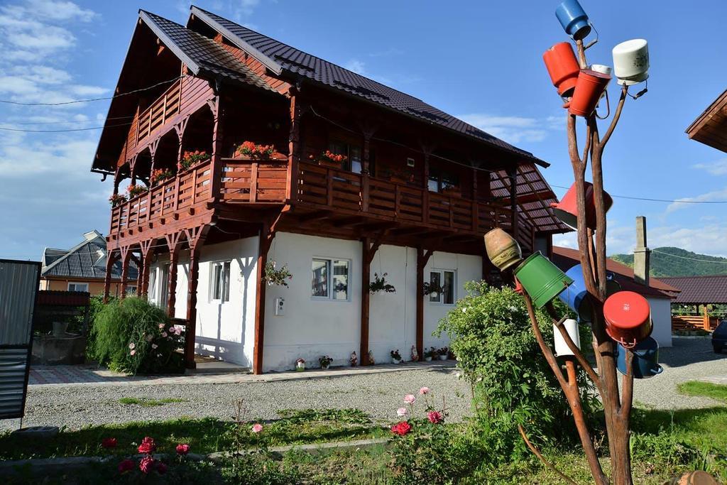 Pension Ioana Lavita Vadu Izei Exteriör bild